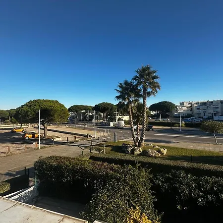 La Goelette Terrasse Proche Port Camargue